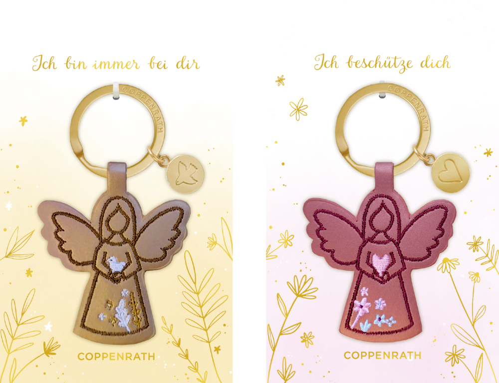 Zwei Engel-Schlüsselanhänger aus PU-Leder in Braun und Rosa mit goldenen Ringen und runden Anhängern mit Symbolprägung.