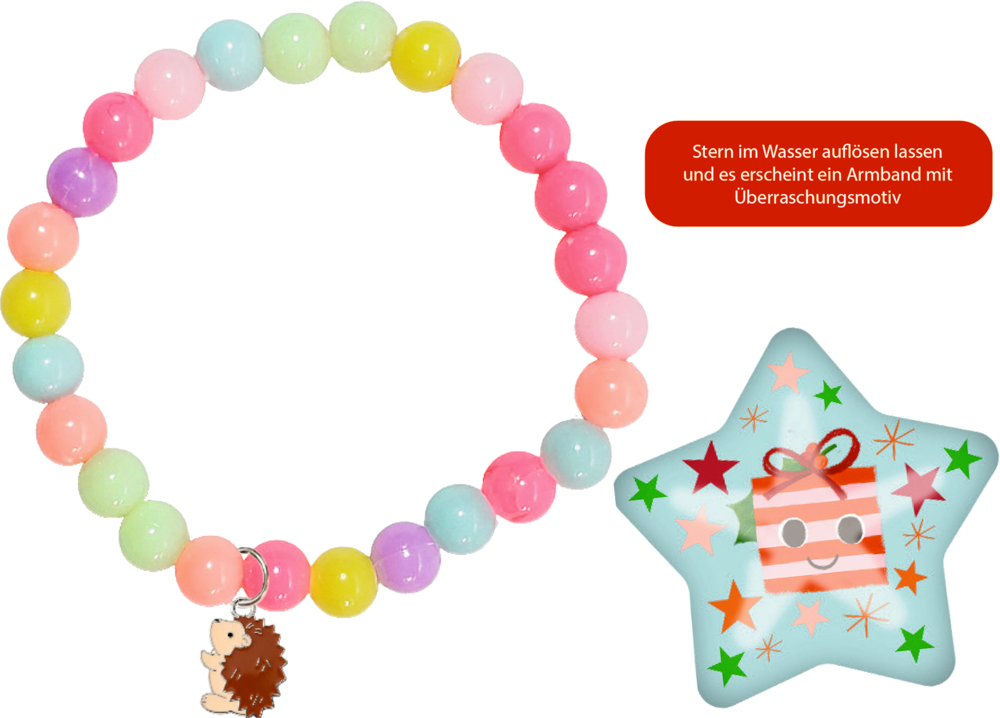Buntes Perlenarmband mit Igelanhänger neben sternförmiger Verpackung mit Geschenk- und Sternmotiven. Rotes Textfeld "Stern im Wasser auflösen lassen und es erscheint ein Armband".