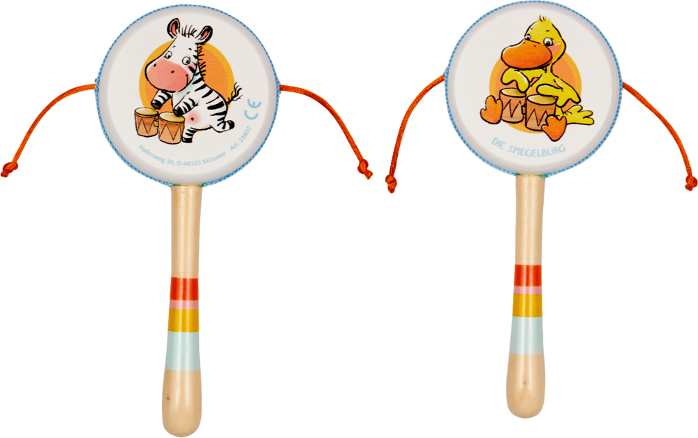 Zwei bunte Handtrommeln mit Zebra- und Enten-Motiven und farbig verziertem Holzgriff. An den Seiten hängen jew. zwei kurze Schnüre mit Knoten.