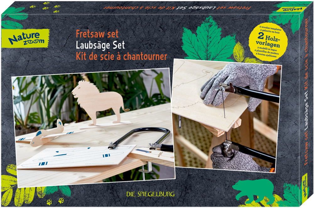 Box mit Abbildungen eines ausgesägten Holzlöwen uns sägenden Händen.
