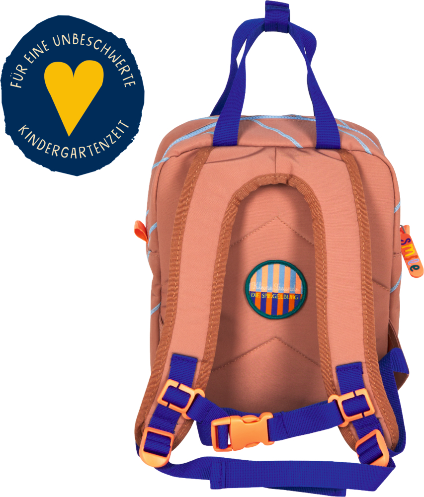Kleiner rosafarbener Rucksack mit herzförmigem Logo und Text.