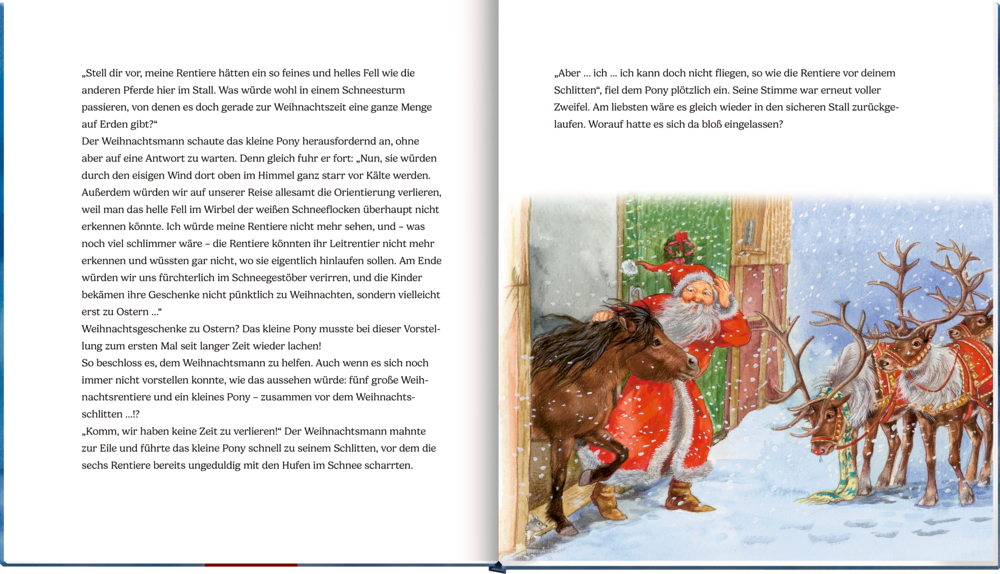 Der Weihnachtsmann in roter Winterkleidung steht mit zwei Rentieren und einem Pony neben weihnachtlich geschmücktem Stall, auf einer Doppelseite mit Text.