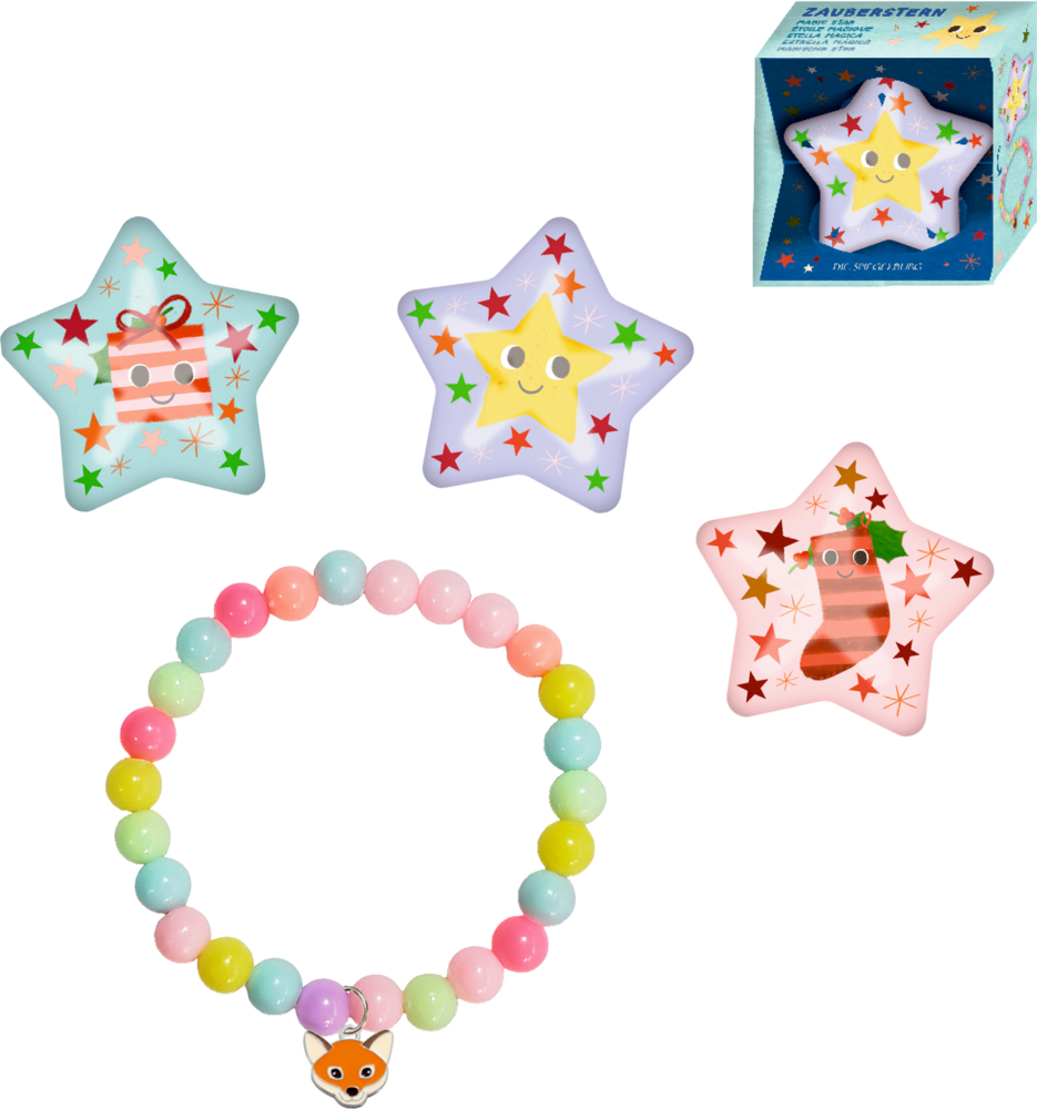 Drei Sterne mit pastellfarbenen Weihnachtsmotiven und eine bunte Perlenarmbandkette mit Fuchsanhänger daneben.