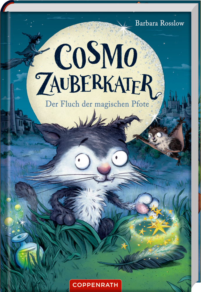 Eine schwarze Katze mit großen Augen und leuchtender Pfote, eine Fledermaus und eine Hexe, die bei Vollmond vorbeifliegt,auf dem Cover von "Cosmo Zauberkarter".