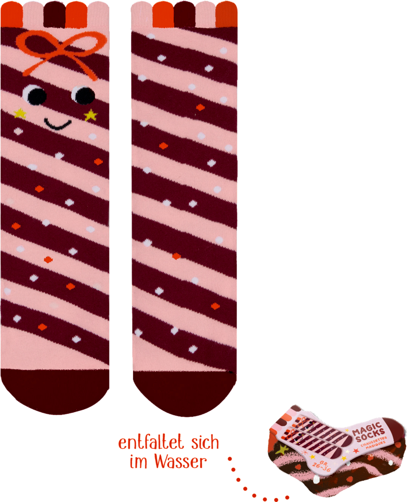 Rosa und bordeauxrote Magicsocken mit diagonalen Streifen, Punkten und lachendem Gesicht mit roter Schleife oben und Gesicht, daneben die gepresste Form der Socke.