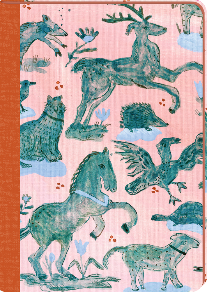 Notizbuch mit orangefarbenem Rücken und rosa Umschlag, darauf grüne Tierzeichnungen wie Pferd, Reh, Vogel und Igel.