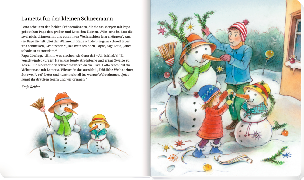 Ein Kind und eine Frau schmücken in einem verschneiten Hof zwei Schneemänner mit Schals, Mützen und Zweigen, auf einer Doppelseite mit Text.